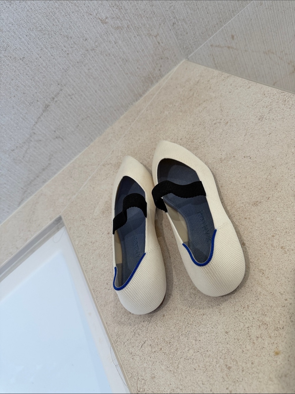 Rothy's Cream Pointed Mary Jane Flats with Black Strap Size 7 Basics Neutrals - Picture 8 of 8